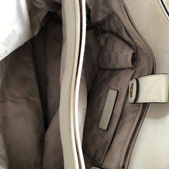 Auth Michael Kors Cream Leather Bag - Picture 5 of 6